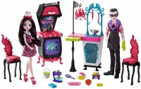 Фото - Кукла Monster High Monster Family Vampire Kitchen FCV75 