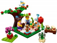 Фото - Конструктор Lego Romantic Valentine Picnic 40236 