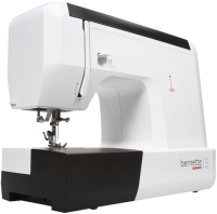 Фото - Швейная машина / оверлок BERNINA Bernette 15