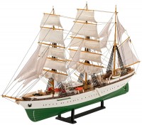 Фото - Сборная модель Revell Gorch Fock 60th Anniversary Edition (1:253) 