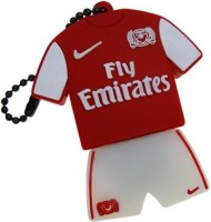 Фото - USB-флешка Uniq Football Uniform Arsenal Fabrigas 3.0 64 ГБ