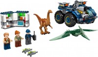 Фото - Конструктор Lego Gallimimus and Pteranodon Breakout 75940 