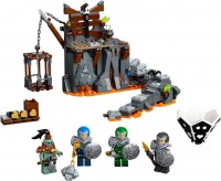 Фото - Конструктор Lego Journey to the Skull Dungeons 71717 