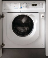 Фото - Встраиваемая стиральная машина Indesit BI WDIL 75145