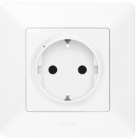 Фото - Умная розетка Legrand Valena Life with NETATMO