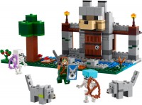 Фото - Конструктор Lego The Wolf Stronghold 21261 
