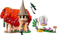 Фото - Конструктор Lego Glinda and Elphaba Visit Munchkinland 75690