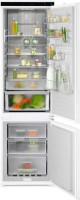 Фото - Встраиваемый холодильник Electrolux ENG 8MD19 S