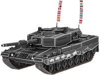 Фото - Сборная модель Revell Leopard 2A4 Special Decoration 40th Anniversay (1:35)