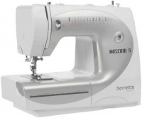Фото - Швейная машина / оверлок BERNINA Bernette Moscow 5