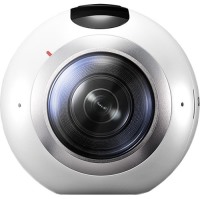Action камера Samsung Gear 360 