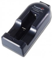 Фото - Зарядка аккумуляторных батареек TrustFire TR-002