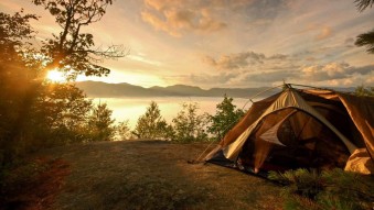 ТОП-5 трехместных палаток