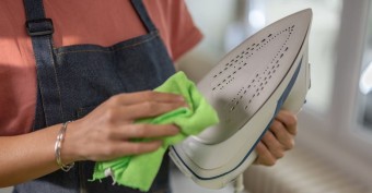 Как продлить срок службы утюга